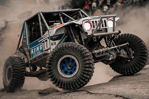 ORA Dominator racing