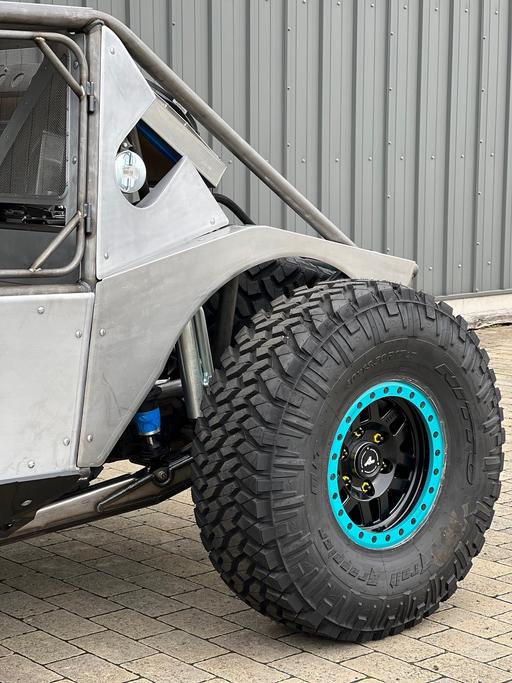 ORA Dominator rear quarter